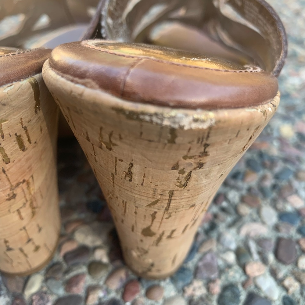 Sofft Platform Sandal size 8 Heels Haiku brown Leather cutout gold flecked cork - Picture 4 of 8